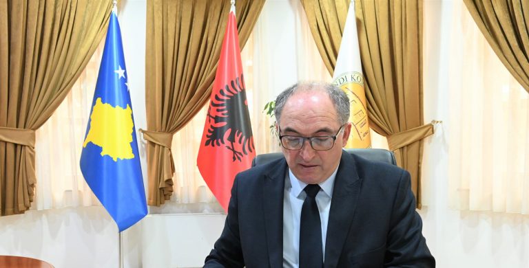 Kryetari Totaj nesër raporton para qytetarëve për punën gjashtëmujore