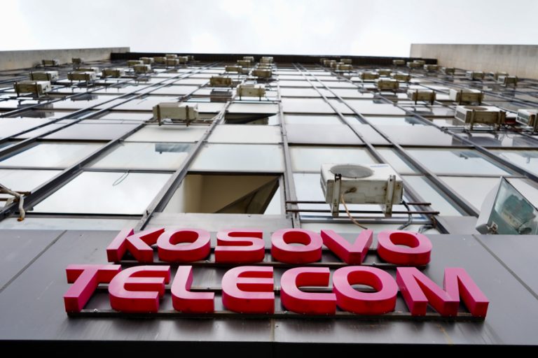 Aplikojnë 18 kandidatë për pozitën e kryeshefit të Telekomit