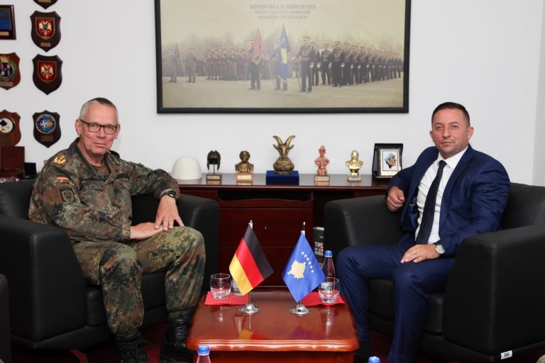 Armend Mehaj priti në takim gjeneralin gjerman, Bernd Schutt