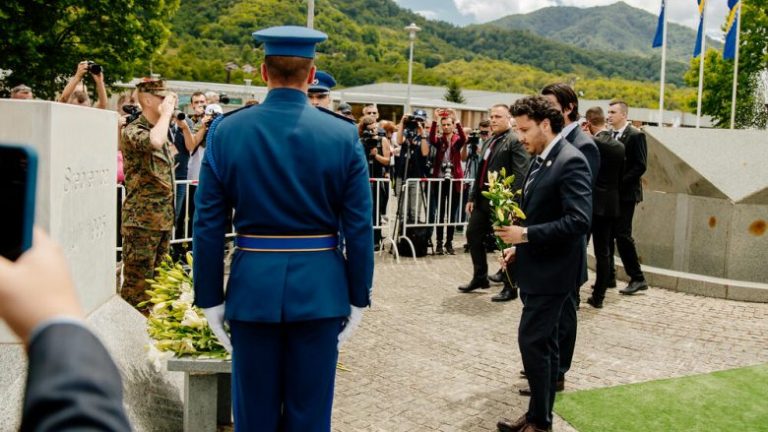 Abazoviq u kërkon falje nënave të Srebrenicës