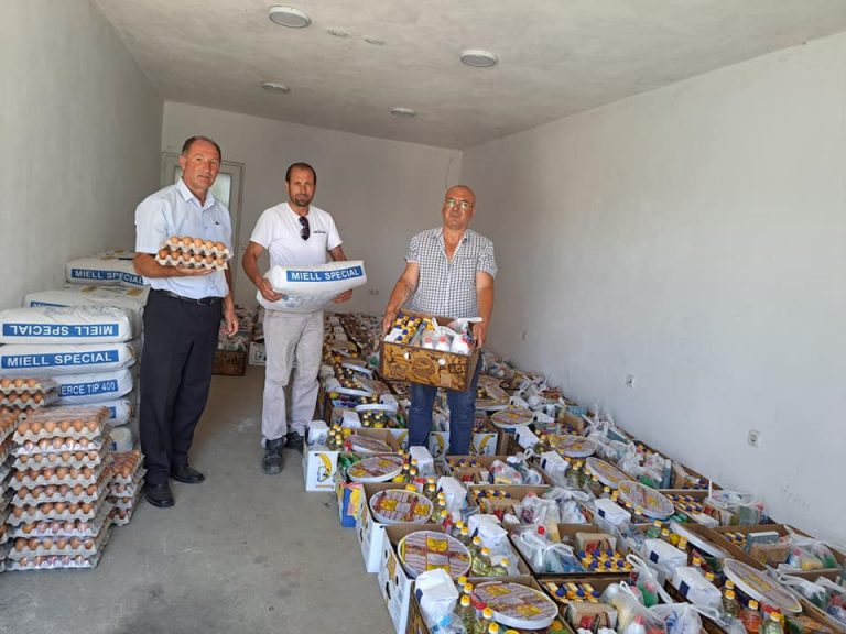 Mërgimtarët, vëllezërit Sope, ndihmojnë skamnorët për festën e Kurban Bajramit, i bashkangjiten edhe bamirës të tjerë