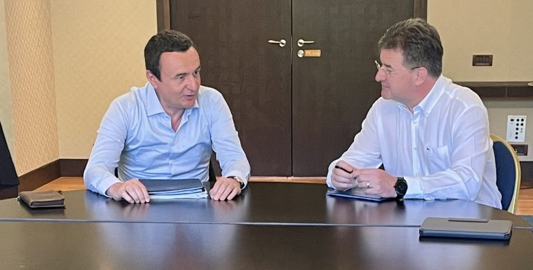 Lajçak takohet me Kurtin në Greqi: Diskutuam për hapat e mëtejmë në procesin e dialogut për normalizim