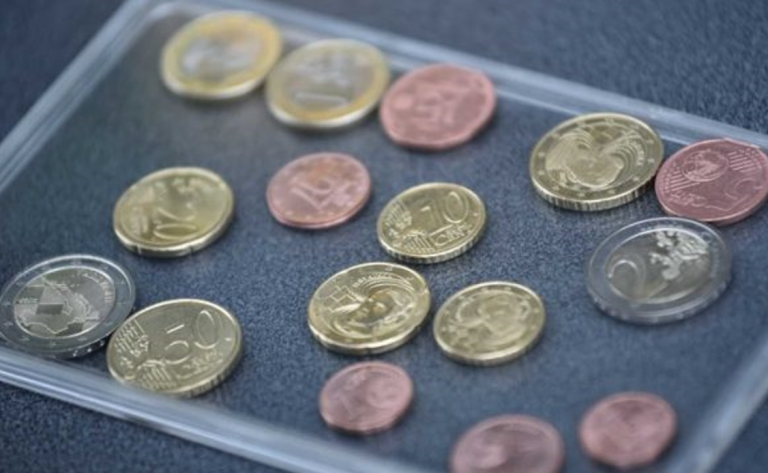 Prodhohen monedhat e para euro në Kroaci, kështu duken