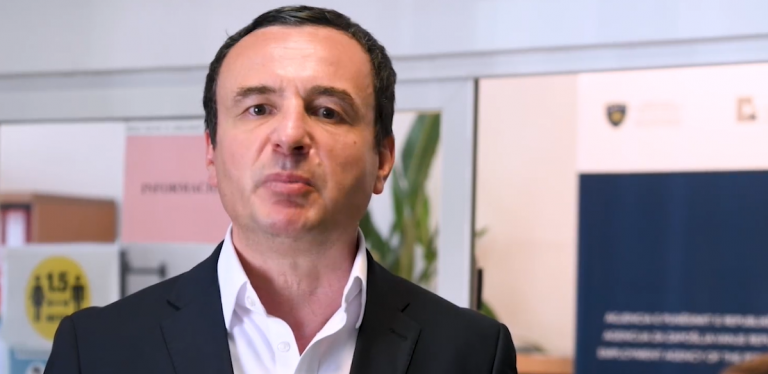 Kurti zotohet për subvencione deri në 300 euro që “çdo familje të ketë së paku një të punësuar”