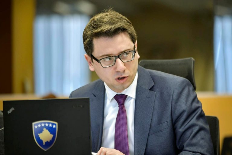 Arkat fiskale po bëhen dixhitale: Murati prezenton sistemin e ri që do të ndihmojë bizneset