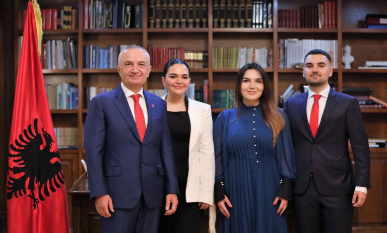 Meta në ditën e fundit si President: Ishte një nder dhe privilegj i jashtëzakonshëm