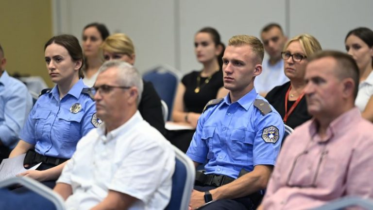 Këshilli i Evropës trajnon policët kosovarë për mbrojtjen e sinjalizuesve