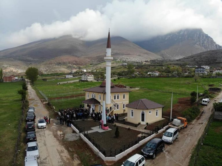 Ra në kontakt me rrymën elektrike, humb jetën 28-vjeçari nga Kosova në Pobreg të Kukësit