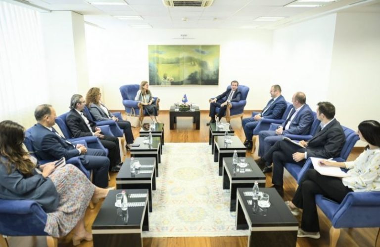 Kurti takoi anëtarët e Bordit të Drejtuesve të Fondit të Sigurimeve Shëndetësore