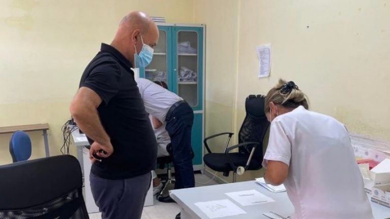 Rritja e rasteve me COVID-19, hapet edhe një qendër e testimit në Prishtinë