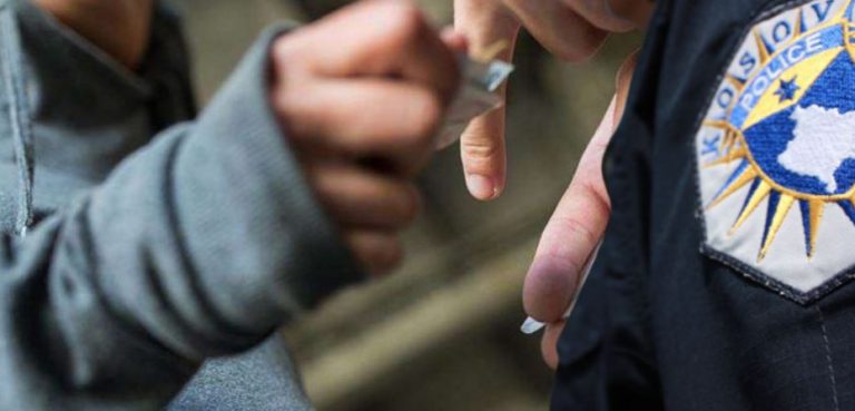 I mituri nga Suhareka blen narkotikë për 20 euro, babai ia thërret Policinë – arrestohet dilleri që ia shiti