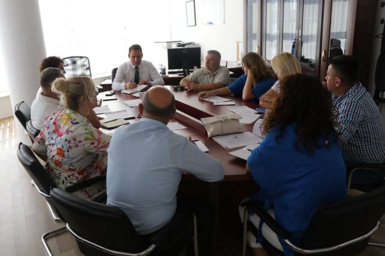 Fillojnë përgatitjet për kthimin e targave ilegale në “RKS”