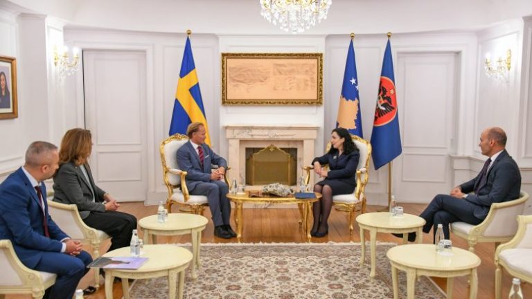 Presidentja Osmani dhe ambasadori i Suedisë bisedojnë për thellimin e raporteve në politikën e jashtme