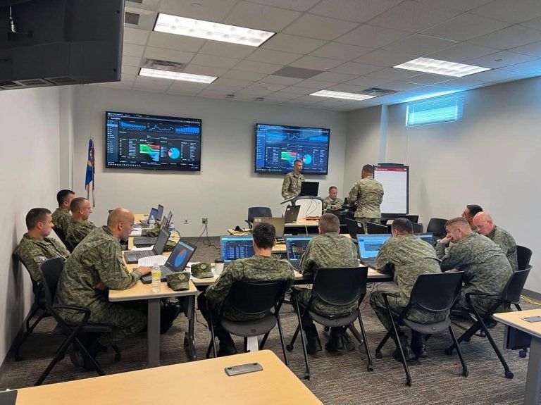 Pjesëtarë të FSK-së trajnohen për mbrojtje kibernetike