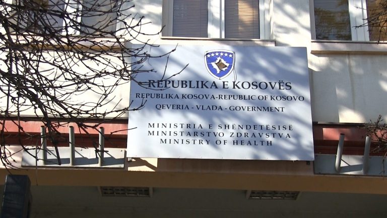 MSh rekomandon dozën përforcuese kundër COVID-19