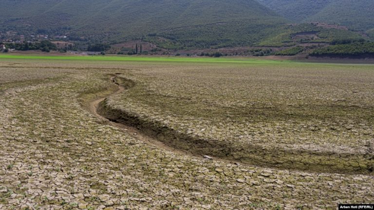 Thatësira në Kosovë: Liqene të shndërruara në kullota