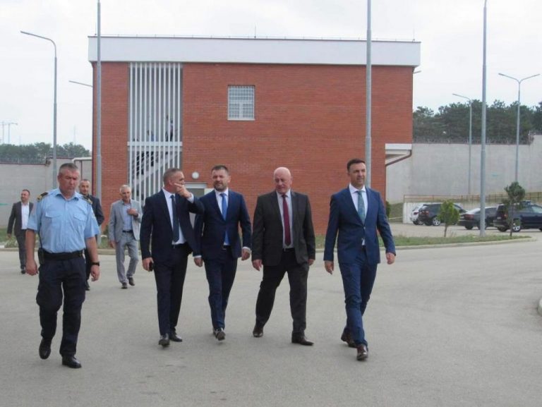 Drejtori i Përgjithshëm i Burgjeve të Shqipërisë viziton Shërbimin Korrektues të Kosovës