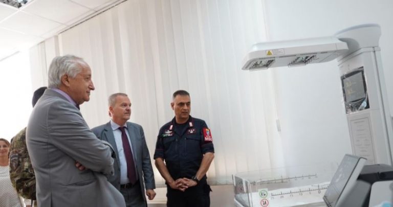 KFOR-i italian i dhuron donacion ShSKUK-së