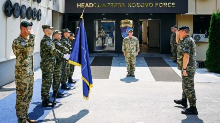 Komandanti i KFOR takon atë të NATO-s, flasin për sigurinë në Kosovë