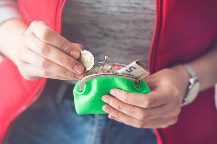 Turistit gjerman i humb kuleta me 850 euro në Prizren, çuditet sa shpejt ia gjejnë