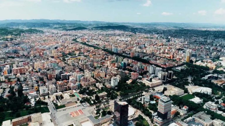 Deri në 5 mijë euro m² në qendër të Tiranës e ish-Bllok, rriten çmimet në ndërtim