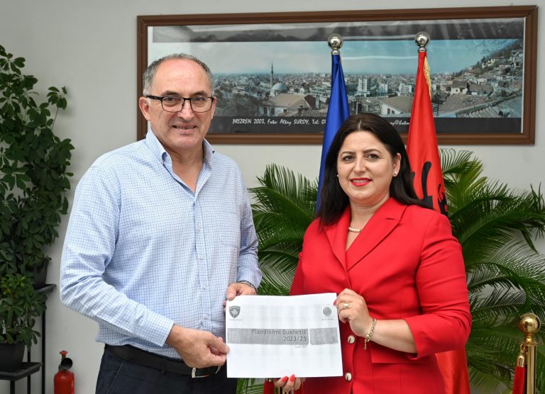 Pas konsultimit publik për projekt-buxhetin 2023, Totaj ia dorëzon Kryesueses për procedurat e tjera ligjore