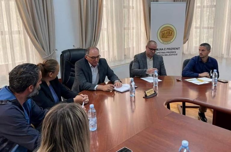 Kryetari, Shaqir Totaj, takon zyrtarët e USAID-it, bisedohet rreth vazhdimit të bashkëpunimit