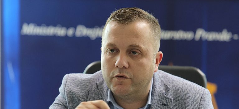 Sallahu thotë se është i pavërtetë lajmi se Danimarka pezulloi marrëveshjen për burgjet