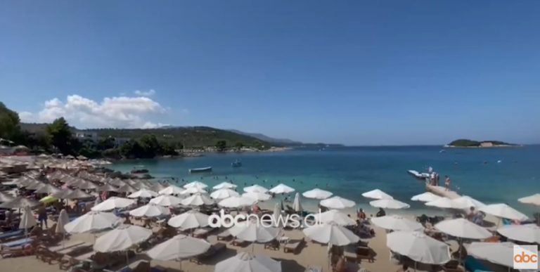 Shtatori më i lirë, Ksamili i mbushur me turistë të huaj: Plazhi si në Maldive