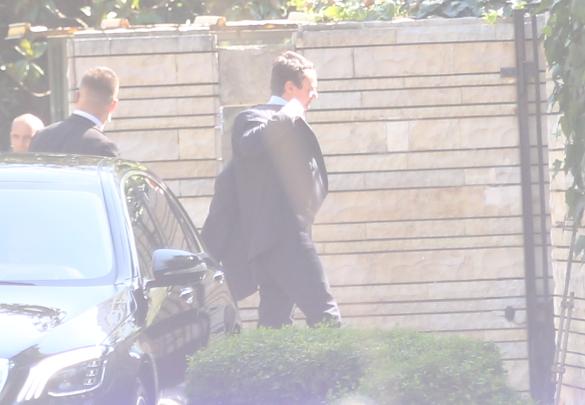 Kurti shkon në Shqipëri, takohet me Ramën në vilën qeveritare