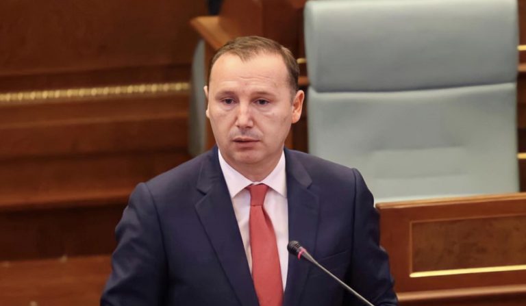 Zemaj, qeverisë: Ulu e bisedo me grevistët