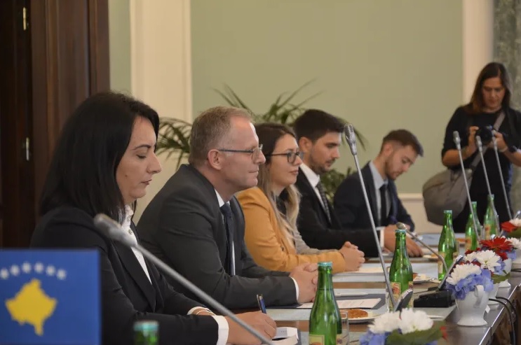 Bislimi në Pragë: Synojmë të aplikojmë për anëtarësim në BE këtë vit