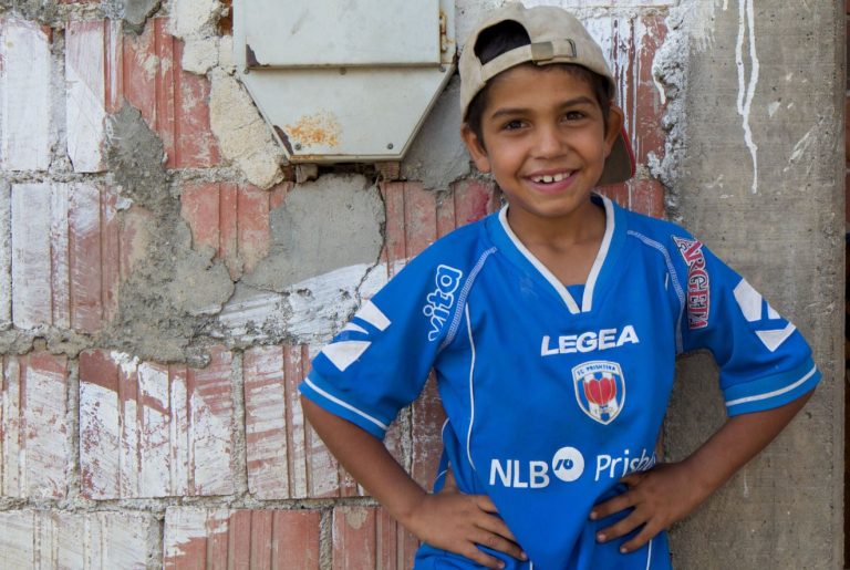 Organizata humanitare “Terre des hommes”, uron fundjavën me foton e djalit nga Kosova