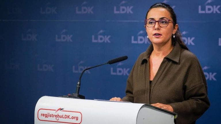 LDK: Shtyrja e fillimit të vitit shkollor po i dëmton nxënësit e prindërit, Qeveria menjëherë të gjejë zgjidhje