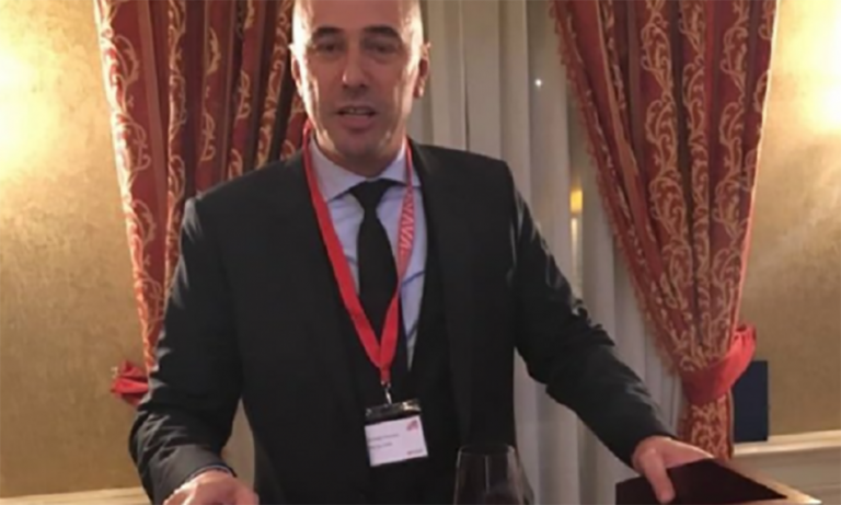 Mërgimtari zotohet: Të nisë mësimi, ua paguaj nga 100 euro mësuesve të fshatit tim