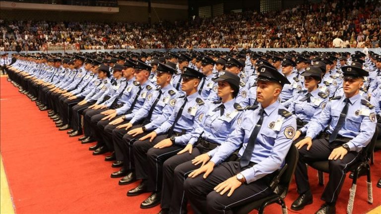 Krasniqi në 23 vjetorin e themelimit të policisë: Ndonëse pa paga dinjitoze, mbetet institucion i shquar