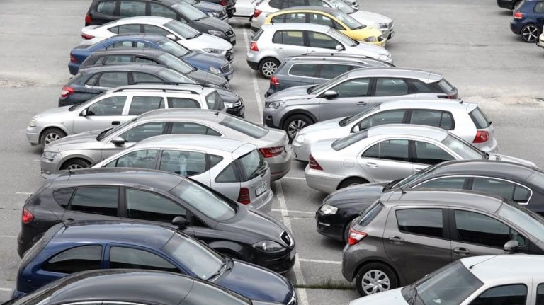 Dogana i qet në shitje veturat e konfiskuara