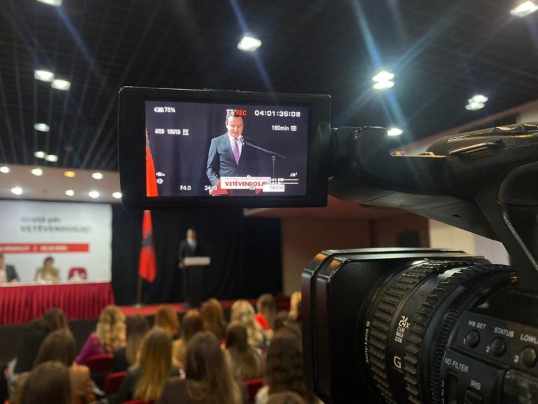 Kurti: Asnjë grua në GP të VV-së nuk është në Kuvend falë kuotës gjinore