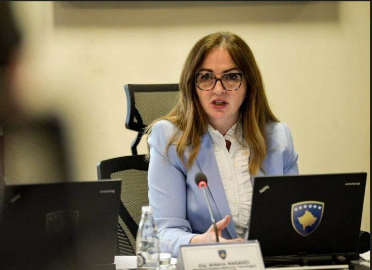 Nagavci: Hapet aplikimi online për licensim të mësimdhënësve