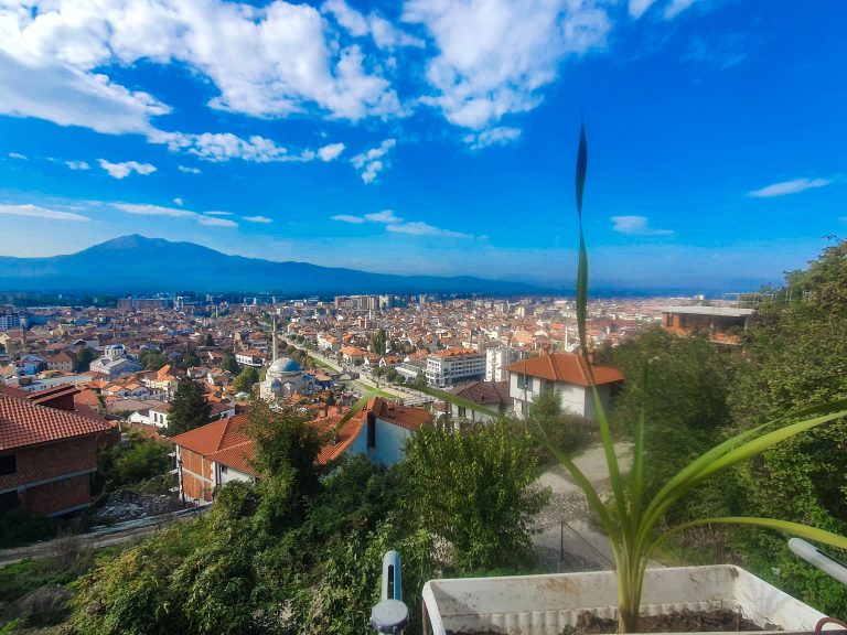 E premtja me mot stabil dhe me diell