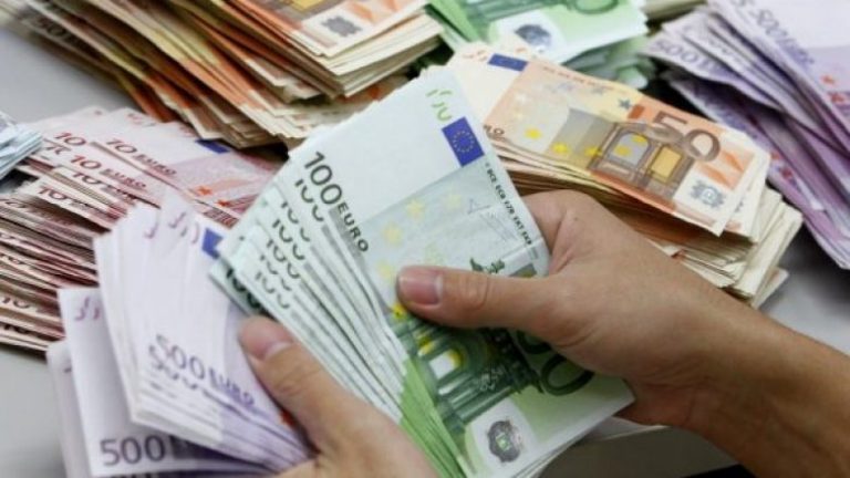 Pas shumë përpjekjeve, nga ky muaj rriten pagat për 100 euro për sektorin privat
