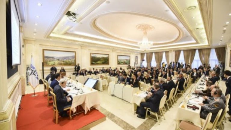 Seminari i Rose-Roth, dita e dytë nis me adresimin e Kurtit