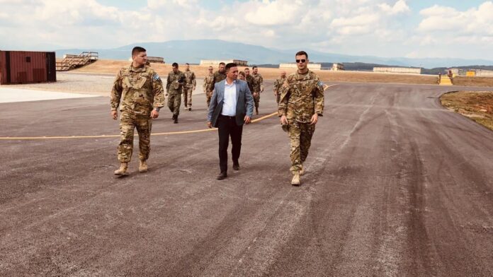 Ministri Mehaj kërkon bazë të përhershme ushtarake amerikane në Kosovë