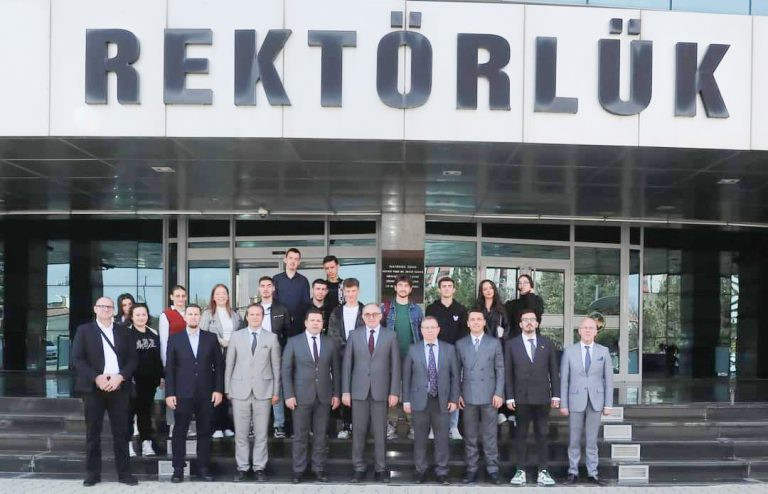 Delegacioni nga Prizreni vizitojnë rektorin e Universitetit Trakya të Turqisë, Erhan Tabakoğlu