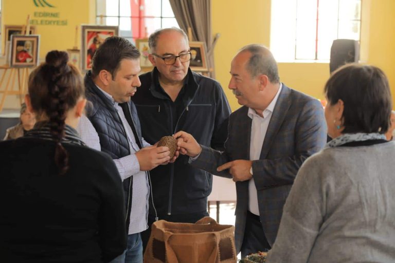 Totaj në Turqi, viziton shumë projekte në zhvillim në sferat e arsimit dhe kulturës