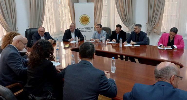 Totaj pret në takim Drejtoreshën e ARDP-së, Arlinda Kazazi Arënliu