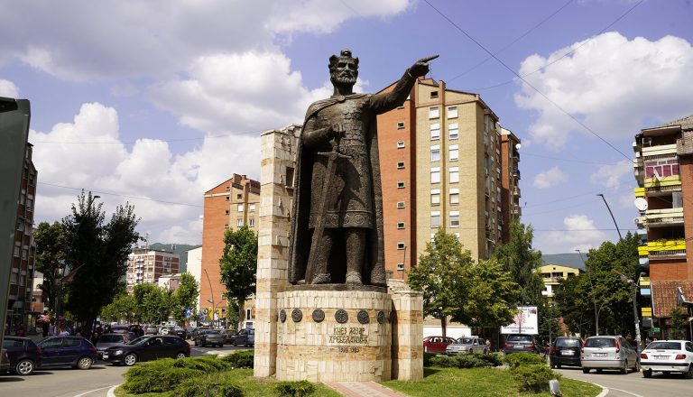 Lista Serbe i fton qytetarët të tubohen nesër para “Car Llazarit”