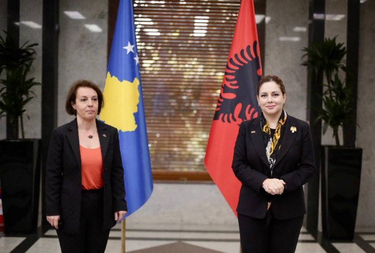 Gërvalla nesër e pret në Prishtinë Olta Xhaçkën