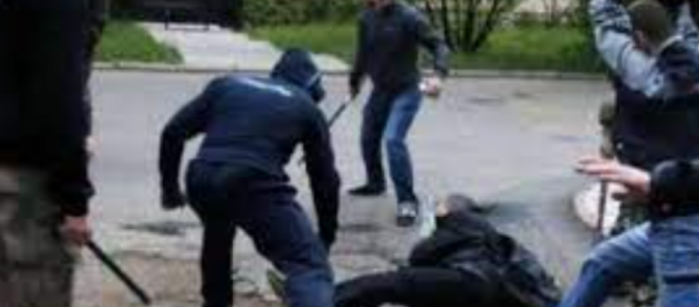 Sherr me shufra hekuri mes të afërmve në Kukës, plagoset një person transportohet drejt ‘Traumës’! Dy të arrestuar dhe 2 nën hetim