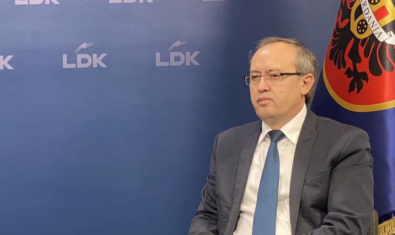 Hoti: Pagat në sistemin e drejtësisë nuk duhet të preken, vendimi i sotëm është joligjor